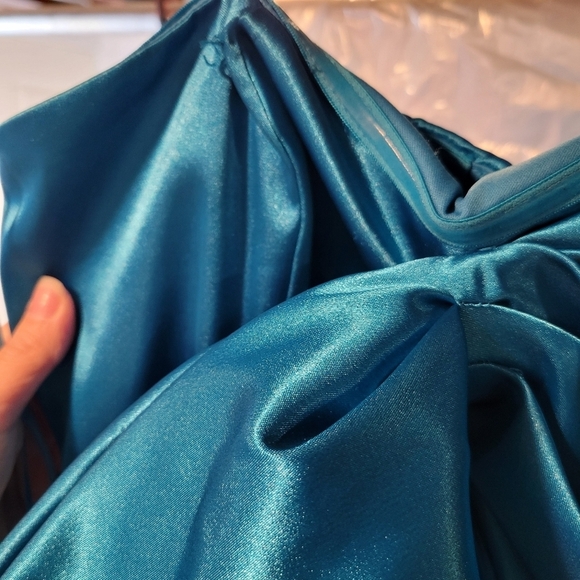 NWT Taylor Women's Exaggerated-Bow Satin-Stretch Dazzling Ocean Blue Gown - Picture 16 of 16